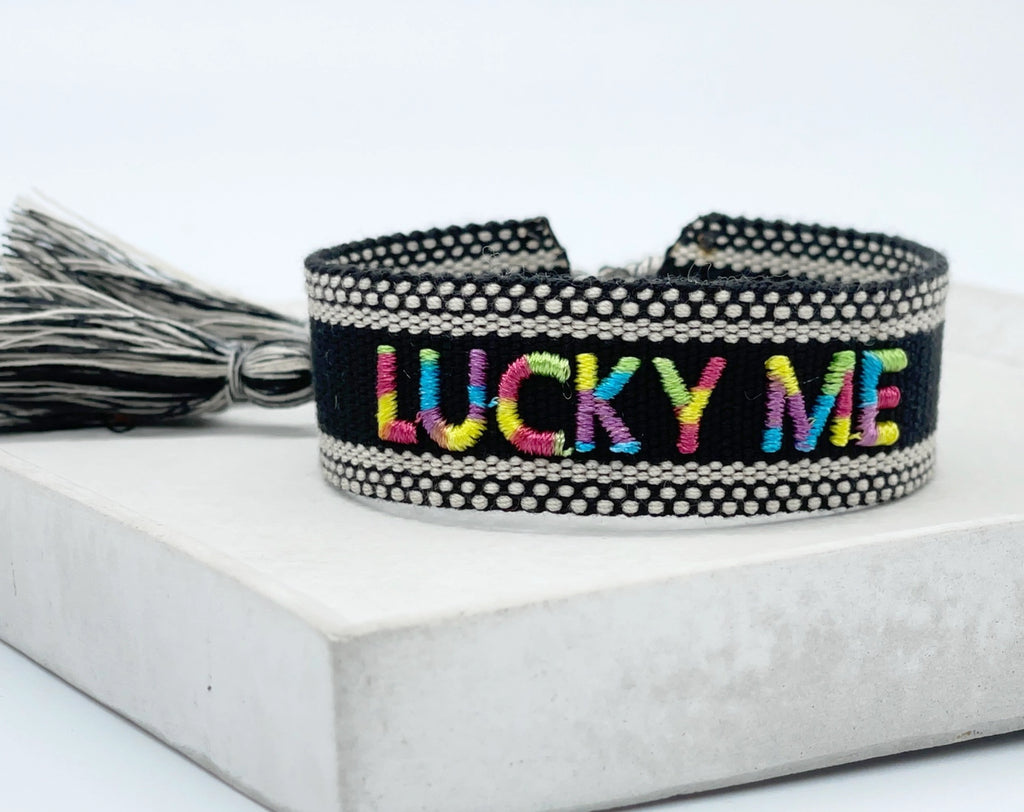 LUCKY ME uttalande armband vävt, broderat image 0
