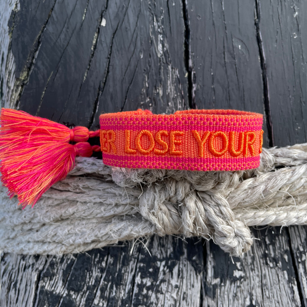 NEVER LOSE YOUR SPARKLE uttalande armband vävt, broderat image 1