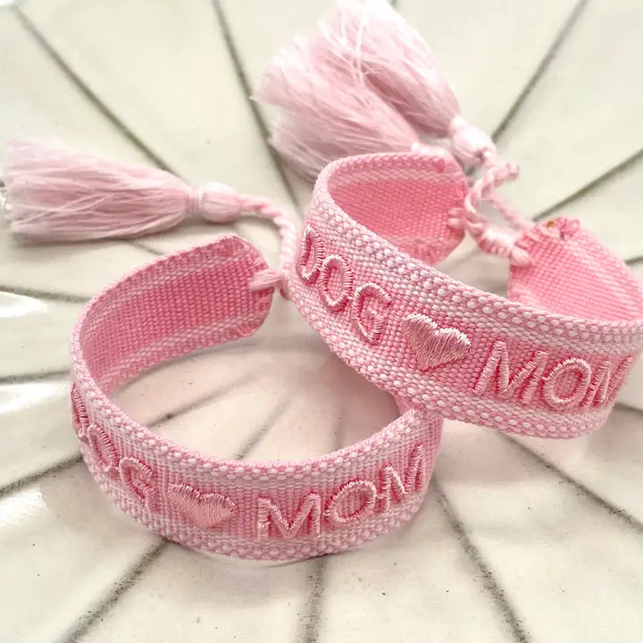 DOG ♥︎ MOM Budskapsarmband, broderat image 1