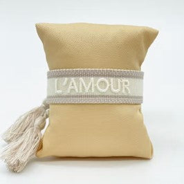 L'AMOUR uttalande armband vävt, broderat image 0