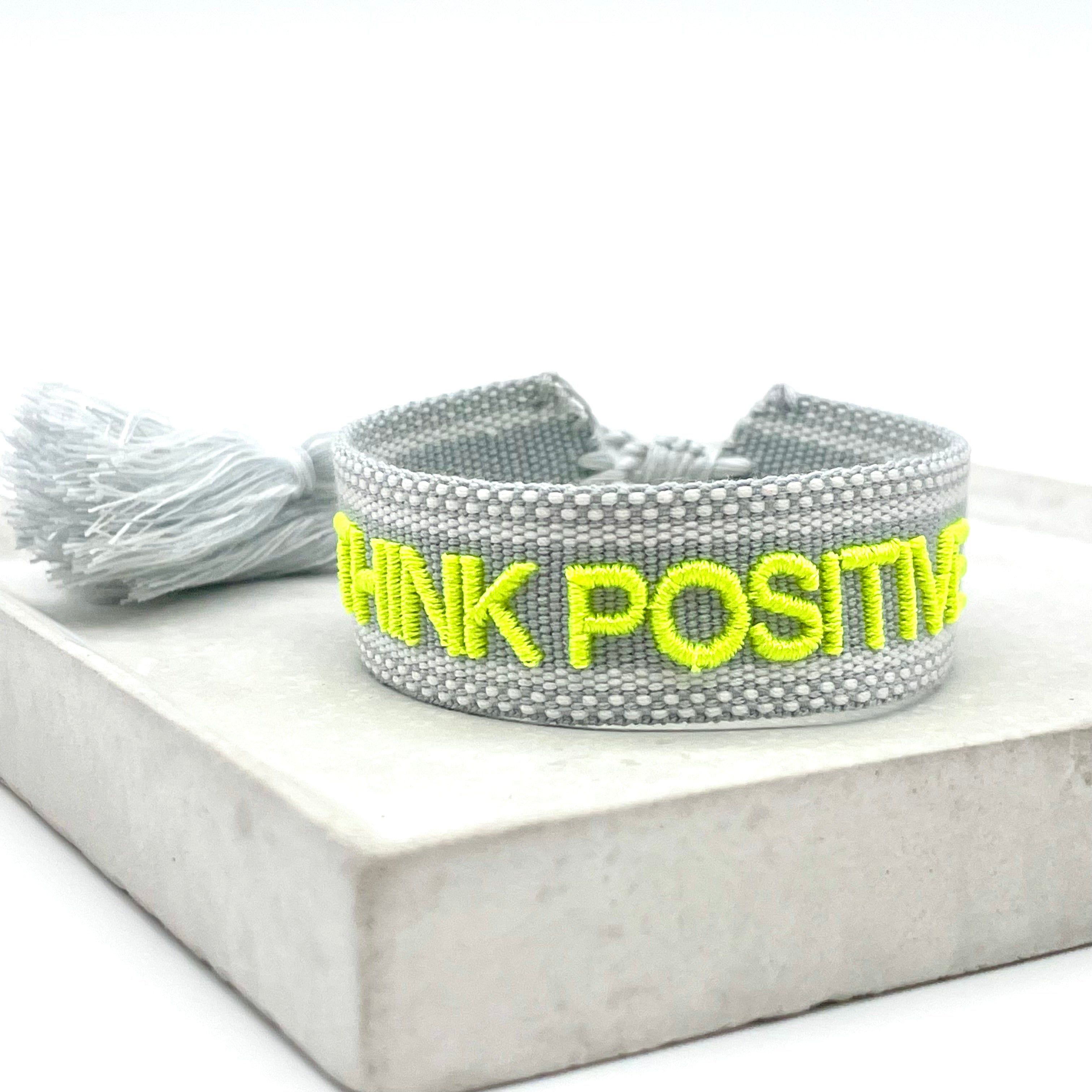 THINK POSITIVE uttalande budskaps armband vävt, broderat image 1