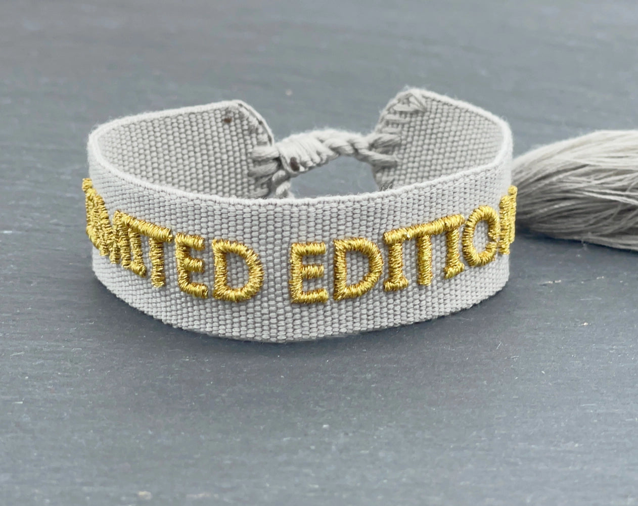 LIMITED EDITION uttalande armband vävt, broderat image 1