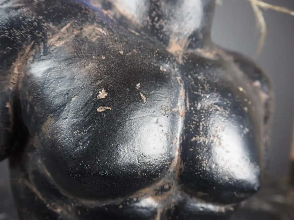 Bust Vase Filipiniana Black image 1