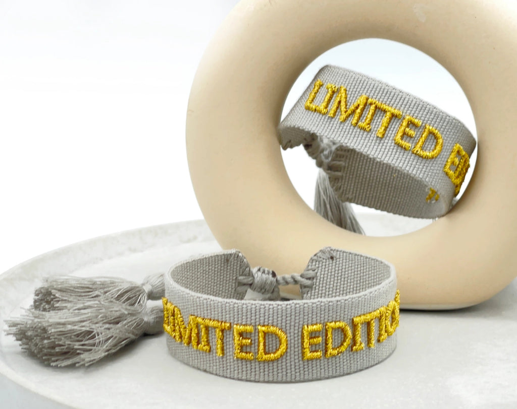 LIMITED EDITION uttalande armband vävt, broderat image 0
