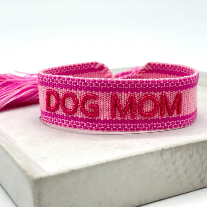 DOG MOM Broderat armband image 0