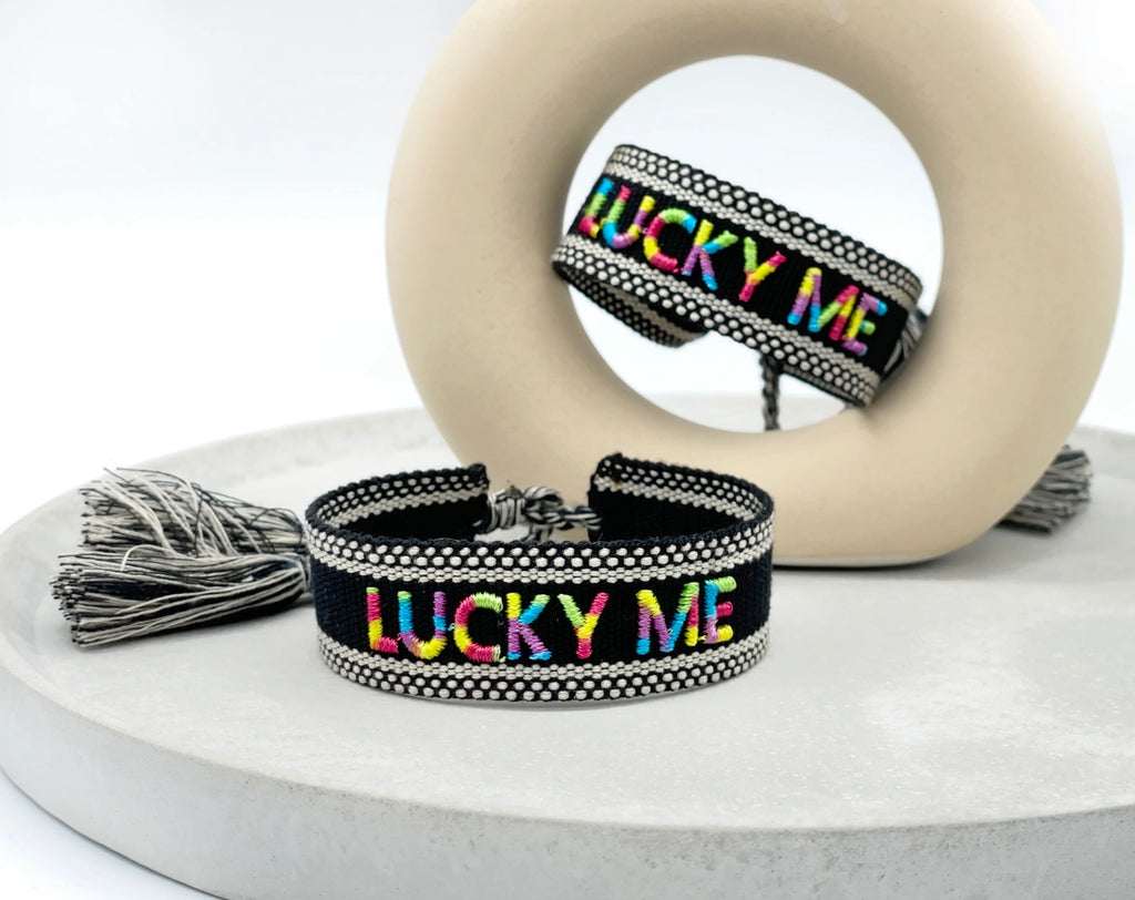 LUCKY ME uttalande armband vävt, broderat image 1