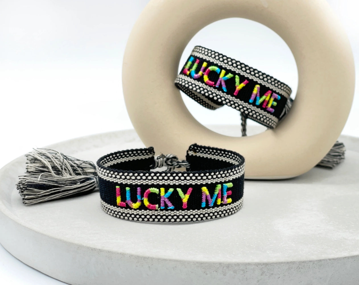 LUCKY ME uttalande armband vävt, broderat image 1