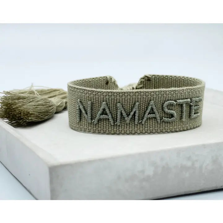 NAMASTE broderat armband Parsley & Pepper image 0