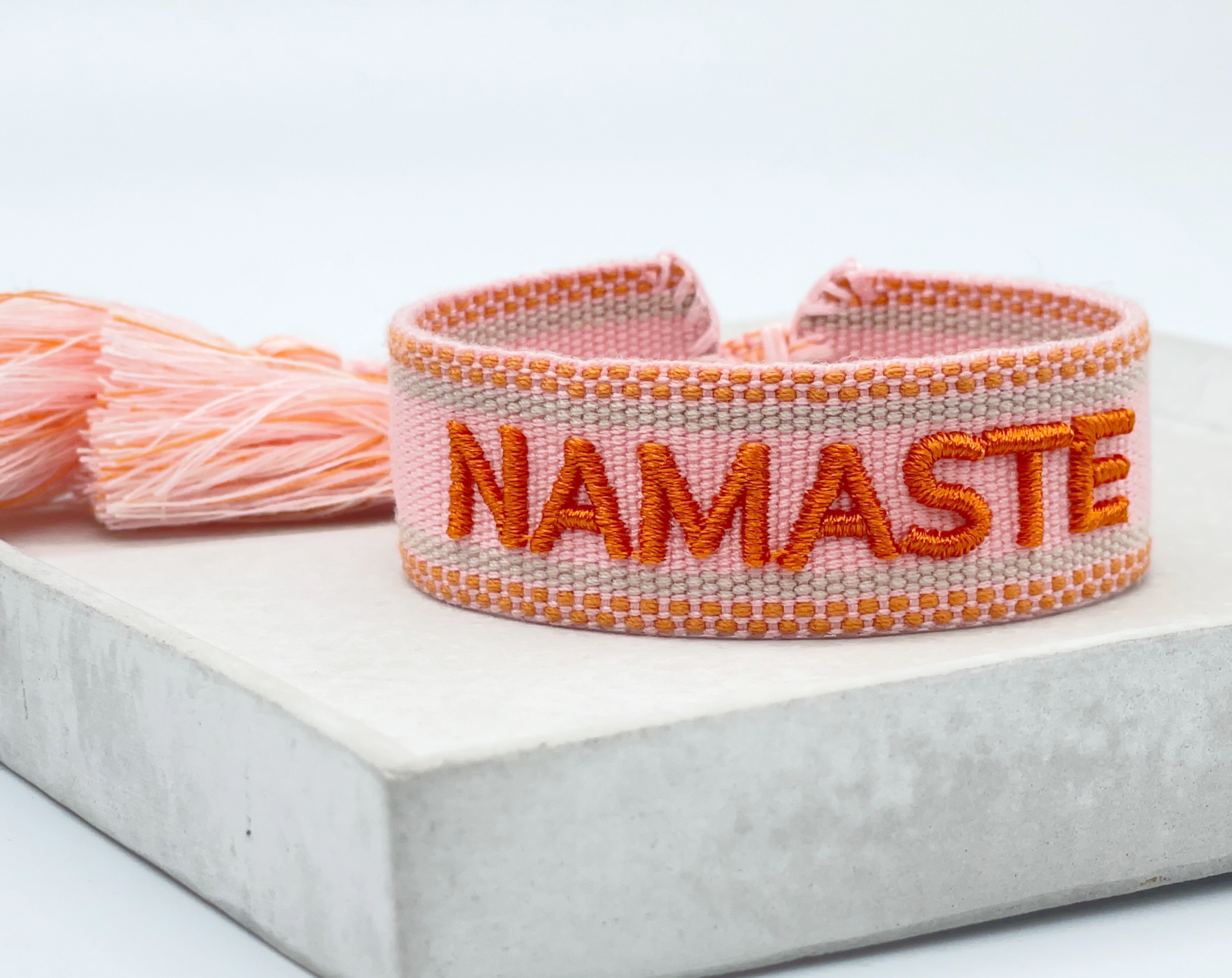 NAMASTE broderat armband Parsley & Pepper image 5