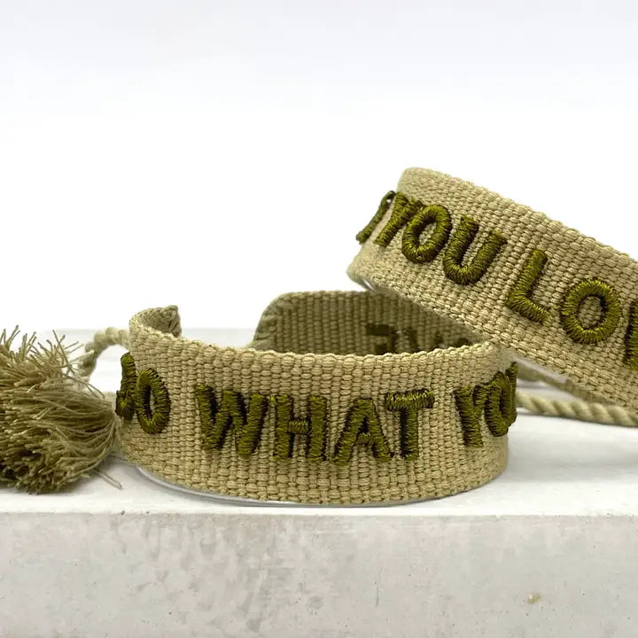 DO WHAT YOU LOVE khaki vävt budskapsarmband image 0